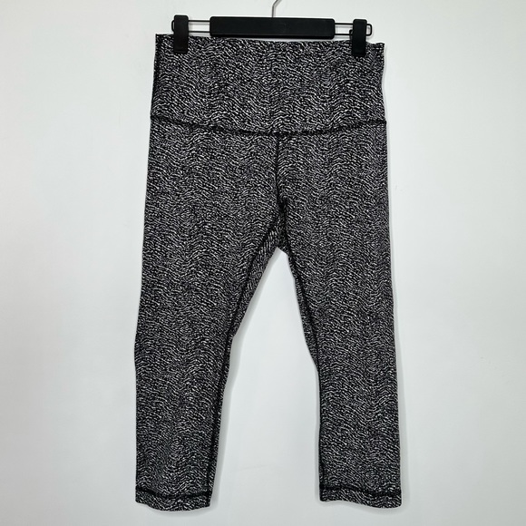 Lululemon High Times Pant in Luon Suited Jacquard Black White - Picture 4 of 8